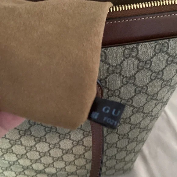 Auth GUCCI Monogram tote made in Italy - Picture 11 of 16